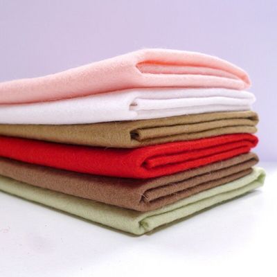 Игла пробивая Nonwoven одеяло ткани для людей которым нужна помощь